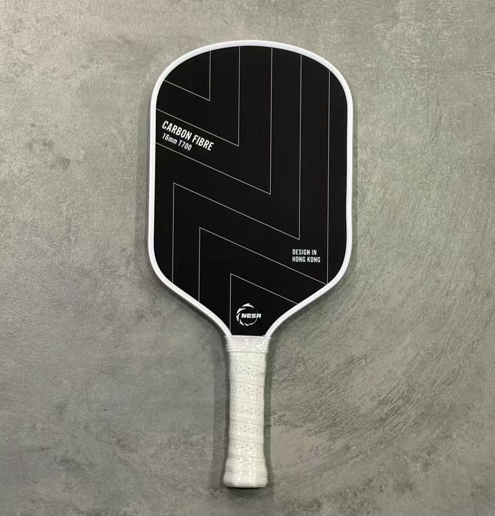 Black carbon fiber pickleball paddle